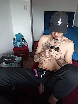 Snapshot of Tattoboy19cm chatting on 03.09.26 Tattoboy19cm online show from 03.09.26