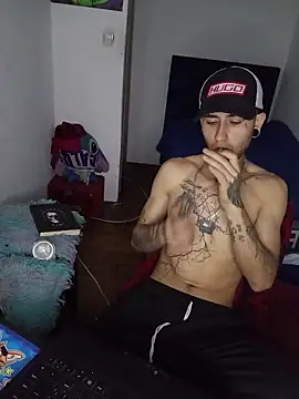 Snapshot of Tattoboy19cm chatting on 03.10.26 Tattoboy19cm online show from 03.10.26