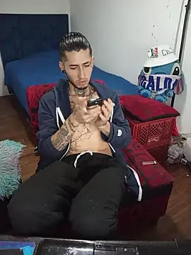 Snapshot of Tattoboy19cm chatting on 03.12.26 Tattoboy19cm online show from 03.12.26