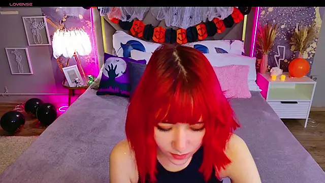 Snapshot of Ketrin_Jones chatting on 10.25.25 Ketrin Jones online show from 10.25.25