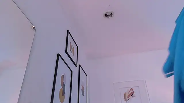 cutepetitee online show from 04.21.26