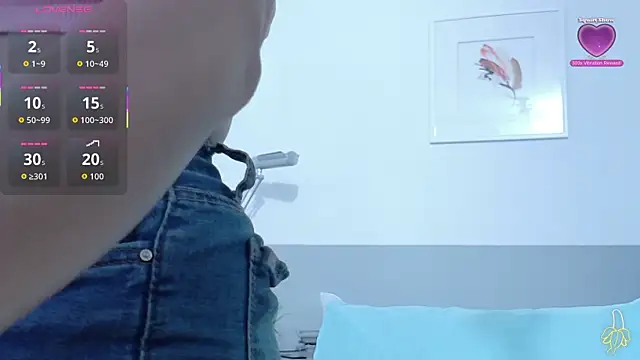 Snapshot of cutepetitee chatting on 05.19.26 cutepetitee online show from 05.19.26
