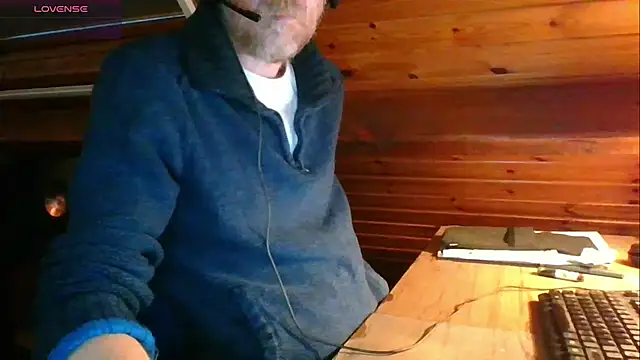 Snapshot of Vrenico-SC chatting on 10.24.25 Vrenico-SC online show from 10.24.25