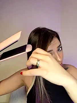 AmaiaSalvatore online show from 11.28.25