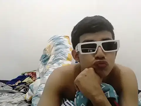 Snapshot of methme chatting on 10.31.25 methme online show from 10.31.25