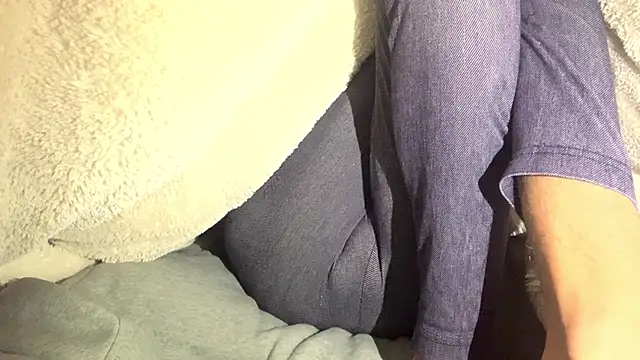 Snapshot of BouncySubsidy chatting on 11.13.25 BouncySubsidy online show from 11.13.25