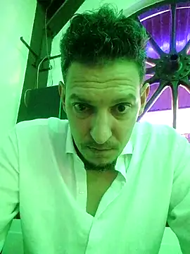 Snapshot of ARTANIS20 chatting on 09.19.25 ARTANIS20 online show from 09.19.25