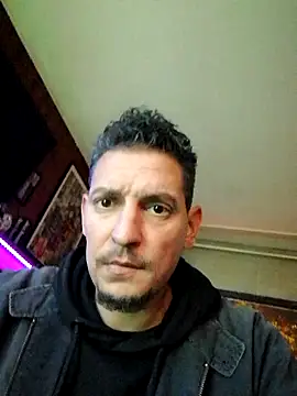 Snapshot of ARTANIS20 chatting on 09.25.25 ARTANIS20 online show from 09.25.25