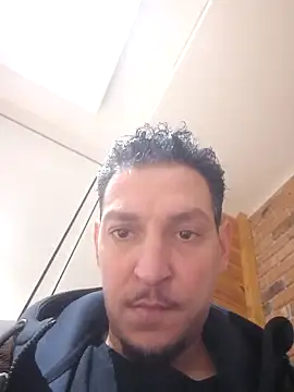 Snapshot of ARTANIS20 chatting on 10.26.25 ARTANIS20 online show from 10.26.25