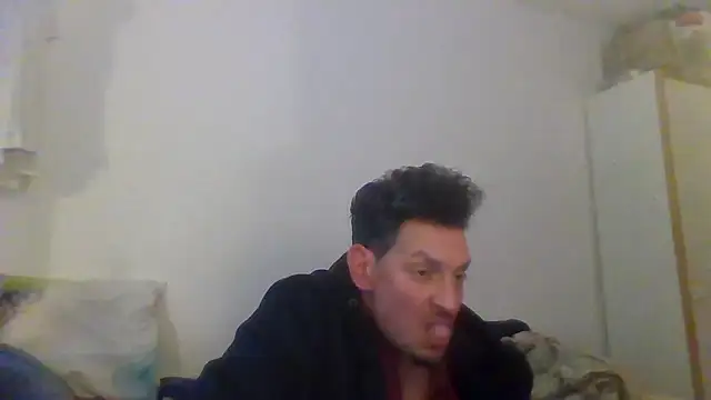 Snapshot of ARTANIS20 chatting on 12.14.25 ARTANIS20 online show from 12.14.25