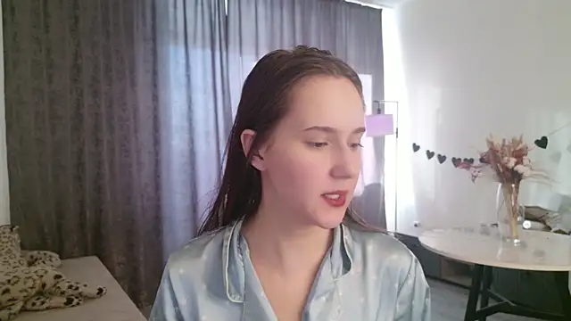 LucyRose3 online show from 02.25.26