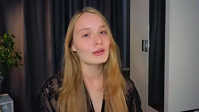 Snapshot of lisa_schiele chatting on 09.17.25 lisa schiele online show from 09.17.25