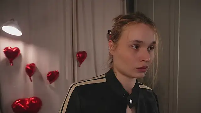 Snapshot of lisa_schiele chatting on 02.14.26 lisa schiele online show from 02.14.26