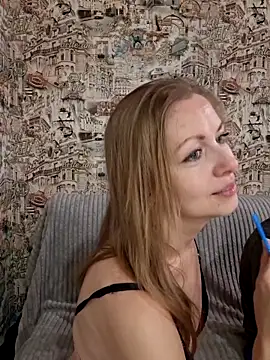 Snapshot of VChelsiV chatting on 09.10.25 VChelsiV online show from 09.10.25