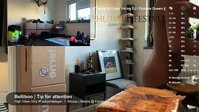 Snapshot of SwingWingWomanSweden chatting on 09.26.25 SwingWingWomanSweden online show from 09.26.25