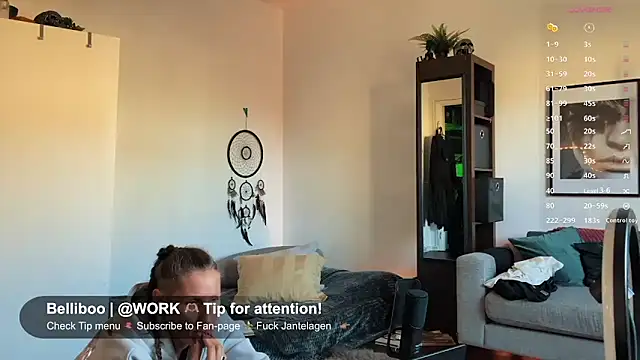 Snapshot of SwingWingWomanSweden chatting on 12.01.25 SwingWingWomanSweden online show from 12.01.25