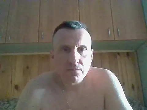 Snapshot of Maksymilian1 chatting on 04.19.26 Maksymilian1 online show from 04.19.26