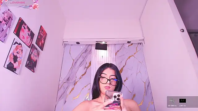 Snapshot of Mhiaa_Sweet chatting on 08.04.26 Mhiaa Sweet online show from 08.04.26