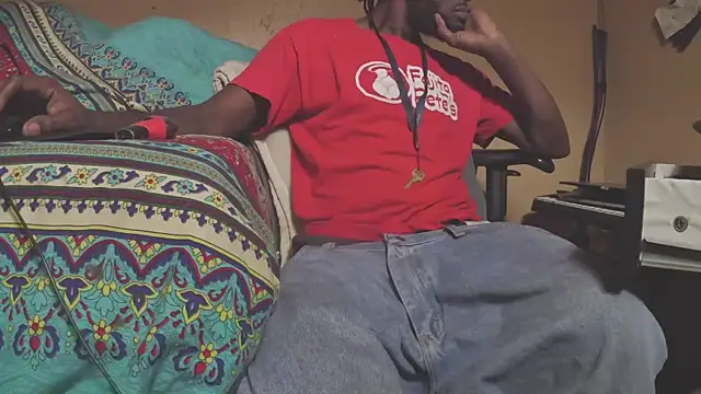 EYEzIAM online show from 11.19.25