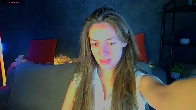 Snapshot of Agnes_Wells chatting on 07.13.26 Agnes Wells online show from 07.13.26