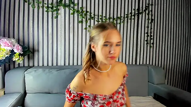 Casey Sweeet online show from 11.06.25