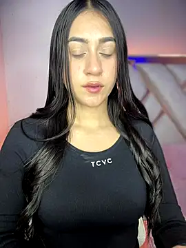 Snapshot of isabela_l chatting on 09.28.25 isabela l online show from 09.28.25