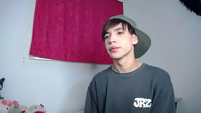 Snapshot of lucky_stricke chatting on 11.08.25 lucky stricke online show from 11.08.25