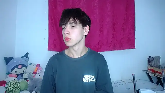 Snapshot of lucky_stricke chatting on 11.13.25 lucky stricke online show from 11.13.25