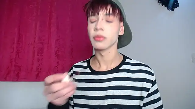 Snapshot of lucky_stricke chatting on 11.27.25 lucky stricke online show from 11.27.25