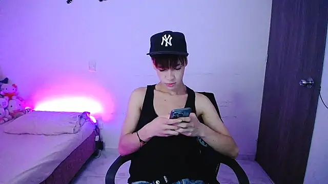 Snapshot of lucky_stricke chatting on 12.02.25 lucky stricke online show from 12.02.25