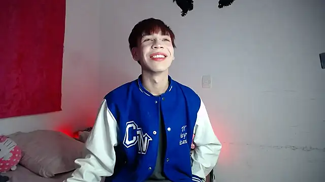 Snapshot of lucky_stricke chatting on 12.05.25 lucky stricke online show from 12.05.25