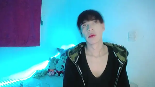 Snapshot of lucky_stricke chatting on 12.16.25 lucky stricke online show from 12.16.25