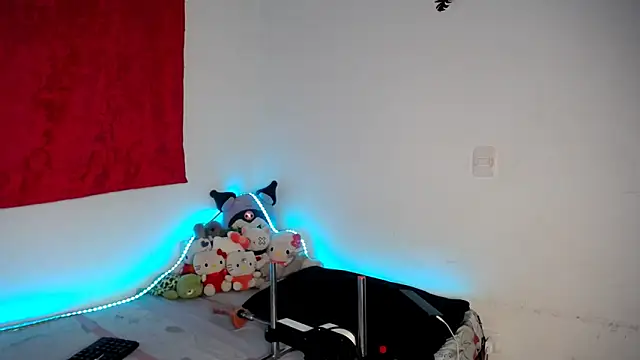 Snapshot of lucky_stricke chatting on 12.21.25 lucky stricke online show from 12.21.25