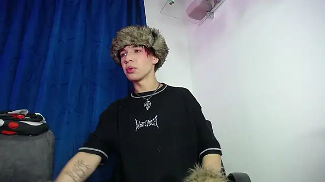 Snapshot of lucky_stricke chatting on 02.25.26 lucky stricke online show from 02.25.26