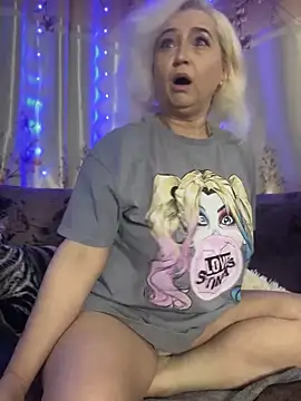 SquirtMilf00 online show from 01.17.25