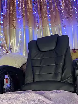 SquirtMilf00 online show from 02.08.25