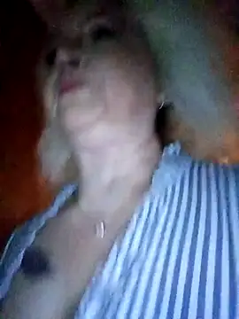 SquirtMilf00 online show from 03.07.25