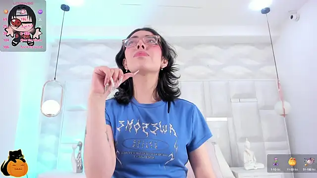 Im Molly Angel online show from 10.13.25