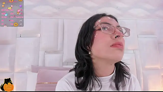 Im Molly Angel online show from 10.20.25