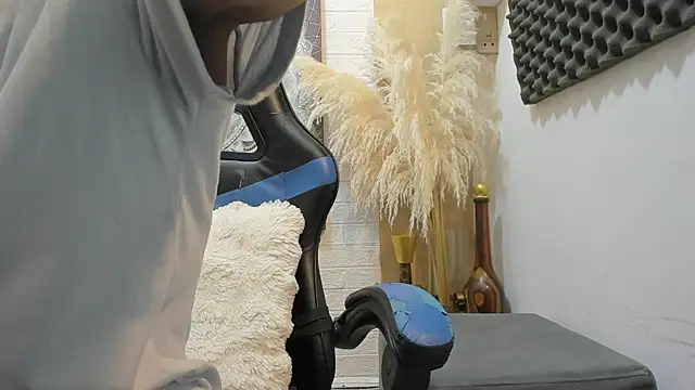 Snapshot of nextboywell1 chatting on 02.13.26 nextboywell1 online show from 02.13.26