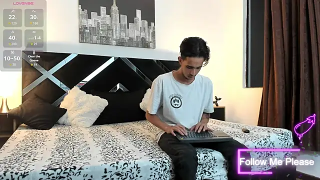 nextboywell1 online show from 05.12.26