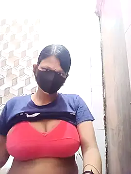 Snapshot of varnika chatting on 09.15.25 varnika online show from 09.15.25