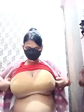 Snapshot of varnika chatting on 01.06.26 varnika online show from 01.06.26