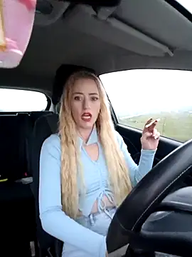 Snapshot of DeeA_Blondy chatting on 10.08.25 DeeA Blondy online show from 10.08.25