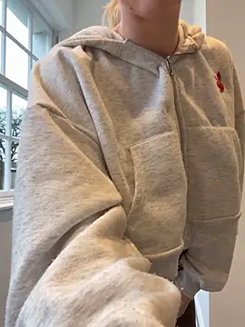 Snapshot of lolableux chatting on 02.01.26 lolableux online show from 02.01.26