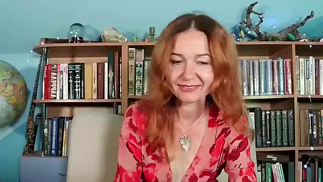 Snapshot of Foxilady357 chatting on 09.25.25 Foxilady357 online show from 09.25.25