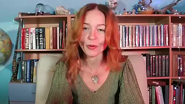 Snapshot of Foxilady357 chatting on 09.26.25 Foxilady357 online show from 09.26.25