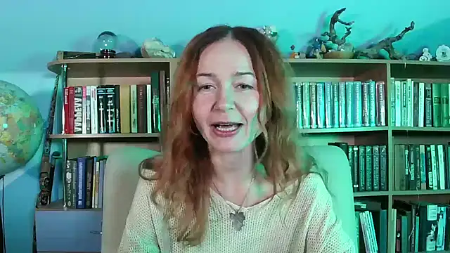 Snapshot of Foxilady357 chatting on 11.19.25 Foxilady357 online show from 11.19.25