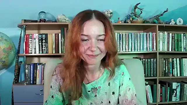 Snapshot of Foxilady357 chatting on 11.25.25 Foxilady357 online show from 11.25.25