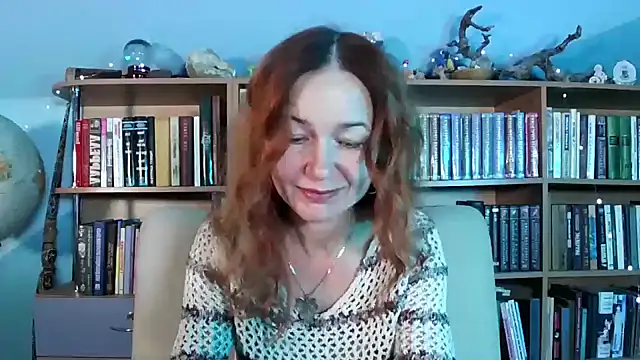 Snapshot of Foxilady357 chatting on 12.04.25 Foxilady357 online show from 12.04.25